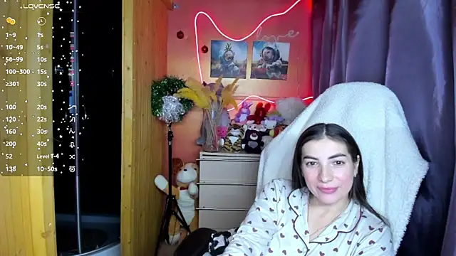 Snapshot of Fiery_Brunette_ chatting on 01.11.26 Fiery Brunette online show from 01.11.26