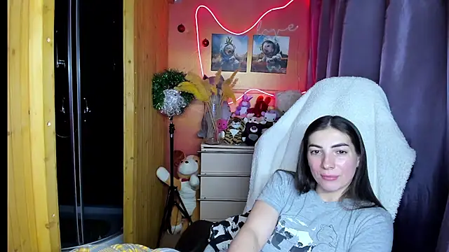 Snapshot of Fiery_Brunette_ chatting on 01.12.26 Fiery Brunette online show from 01.12.26