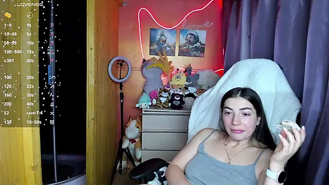 Fiery Brunette  online show from 03.07.26