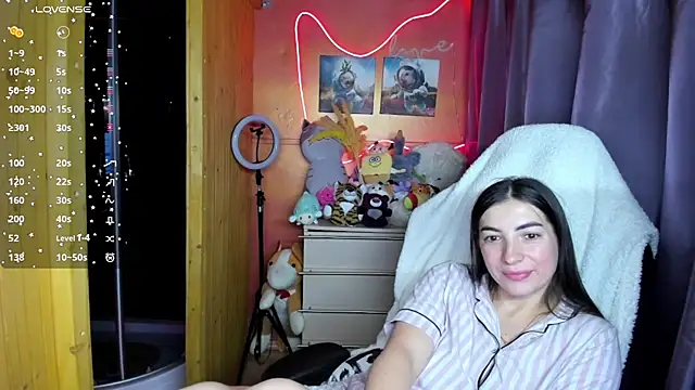 Fiery Brunette  online show from 03.15.26