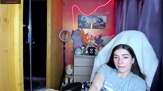 Fiery Brunette  online show from 05.26.26