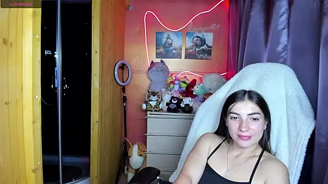 Snapshot of Fiery_Brunette_ chatting on 07.18.26 Fiery Brunette online show from 07.18.26