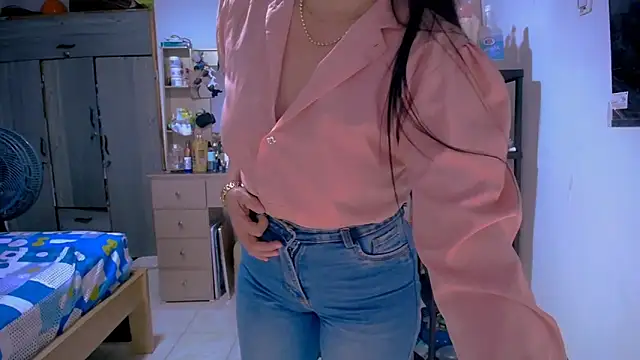 BitterMomXxx online show from 04.30.26