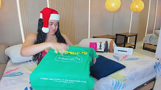 Snapshot of sabrina_shark_ chatting on 12.15.25 sabrina shark online show from 12.15.25