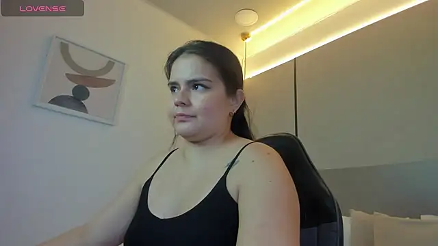Snapshot of ayla13_ chatting on 06.15.26 ayla13 online show from 06.15.26