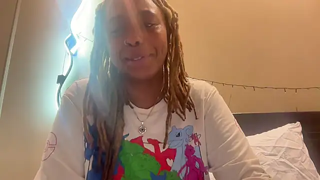 Snapshot of ChocolateCakeQueen chatting on 01.14.25 ChocolateCakeQueen online show from 01.14.25
