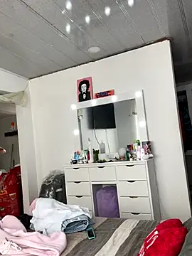 hannahb-e online show from 09.12.25