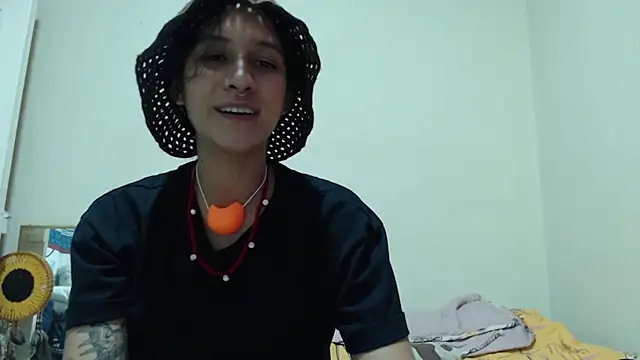 AlinaWoolf  online show from 06.25.26