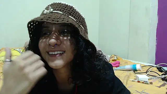 AlinaWoolf  online show from 06.25.26