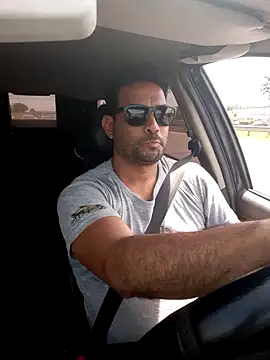 hecwil8 online show from 10.23.25