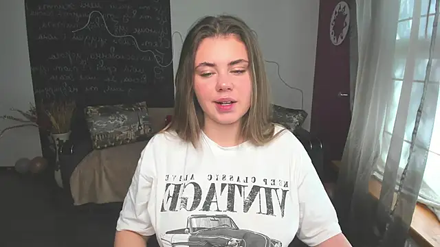 Snapshot of IsabellaBler chatting on 05.19.26 IsabellaBler online show from 05.19.26
