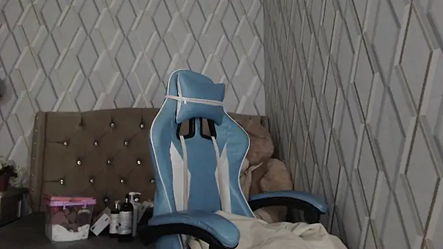 NicolleTaylor online show from 03.19.25