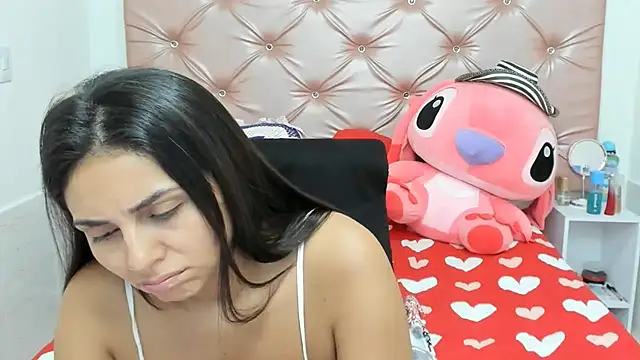 Snapshot of KatiaMoore chatting on 10.11.25 KatiaMoore online show from 10.11.25