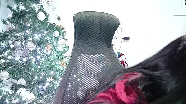 Snapshot of aineangeel chatting on 01.04.25 aineangeel online show from 01.04.25