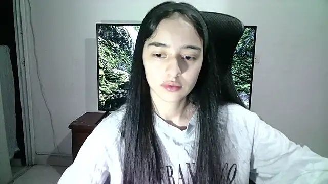 Snapshot of aineangeel chatting on 02.28.25 aineangeel online show from 02.28.25