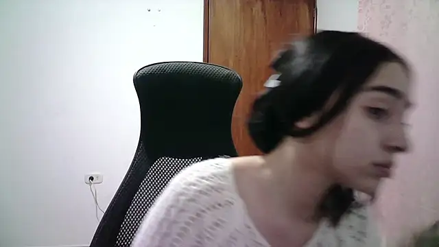 Snapshot of aineangeel chatting on 09.27.25 aineangeel online show from 09.27.25