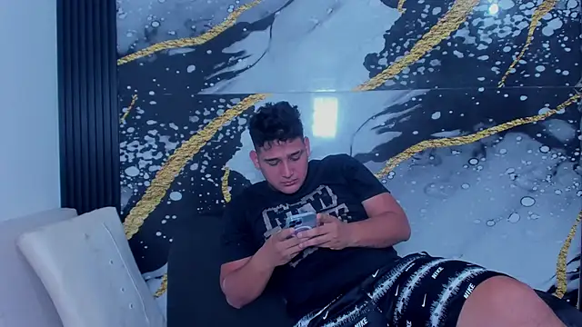 Snapshot of sweethot___ chatting on 09.21.25 sweethot online show from 09.21.25