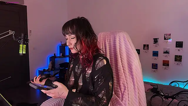 deadlysweet online show from 03.17.26