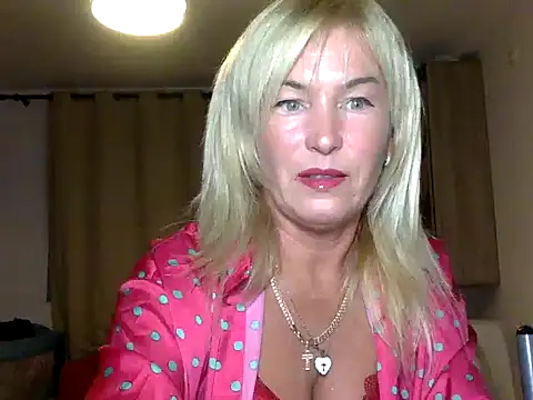 Snapshot of diana58 chatting on 09.25.25 diana58 online show from 09.25.25