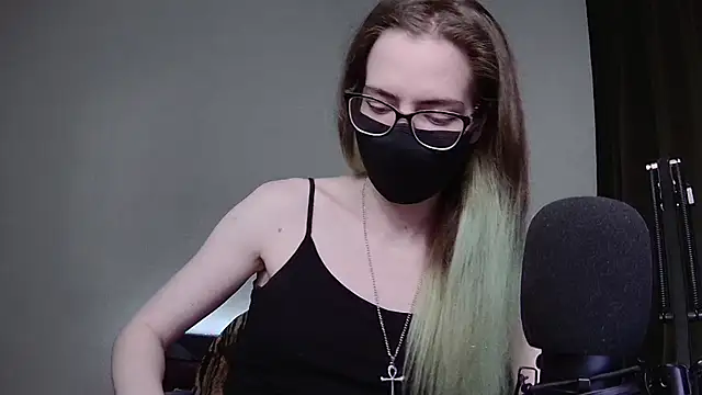 Snapshot of amber_candyfloss chatting on 12.17.24 amber candyfloss online show from 12.17.24