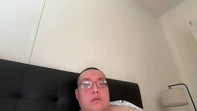 slaveasianboy online show from 12.14.25