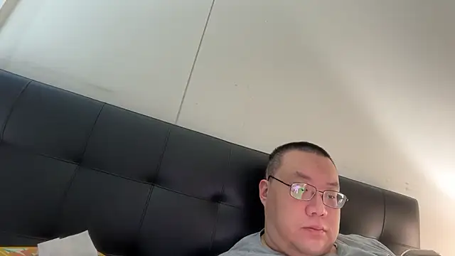 Snapshot of slaveasianboy chatting on 05.31.26 slaveasianboy online show from 05.31.26