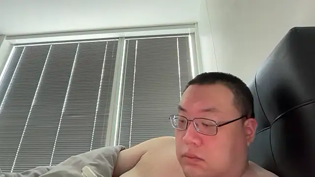 Snapshot of slaveasianboy chatting on 06.06.26 slaveasianboy online show from 06.06.26