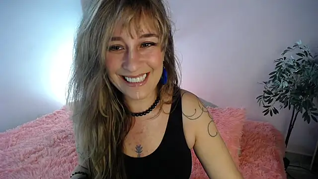 Paula Paz online show from 12.17.25