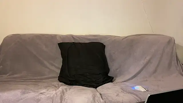 Snapshot of yoy_dee_oh chatting on 11.25.25 yoy dee oh online show from 11.25.25