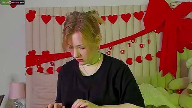 Snapshot of RachelCart chatting on 02.16.26 RachelCart online show from 02.16.26