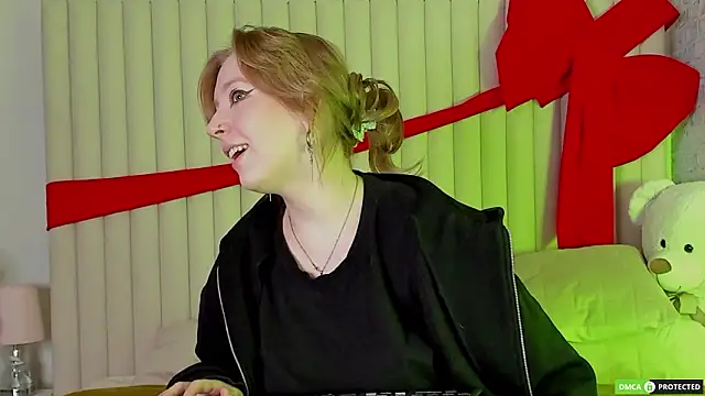 Snapshot of RachelCart chatting on 03.03.26 RachelCart online show from 03.03.26