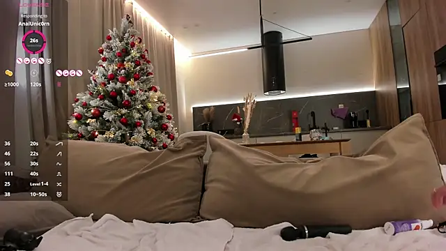 Snapshot of _Monic_ chatting on 01.06.25  Monic  online show from 01.06.25