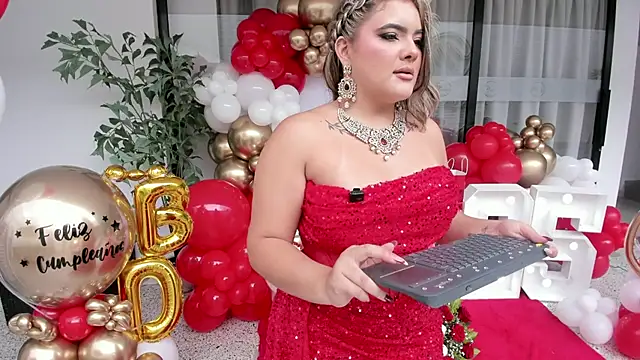 Snapshot of EVELIN_MASON chatting on 12.01.25 EVELIN MASON online show from 12.01.25