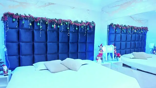 Snapshot of EVELIN_MASON chatting on 12.15.25 EVELIN MASON online show from 12.15.25