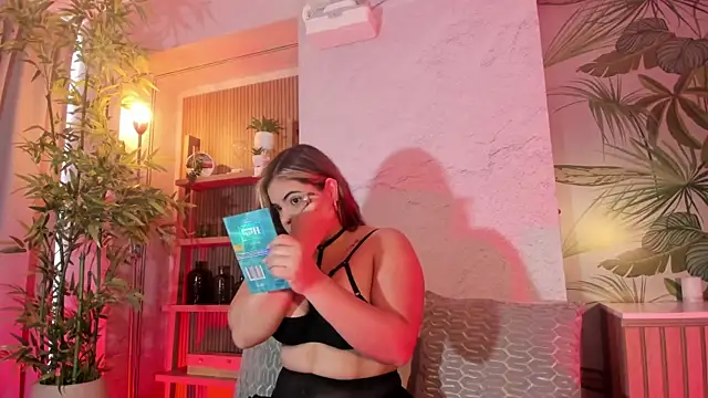 Snapshot of EVELIN_MASON chatting on 01.11.26 EVELIN MASON online show from 01.11.26