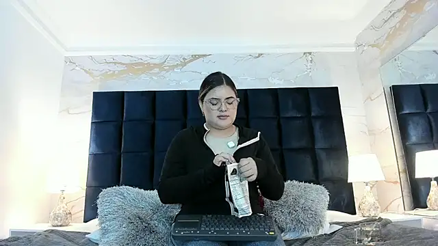 EVELIN MASON online show from 04.25.26