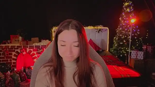 Snapshot of YasmineWest chatting on 12.20.25 YasmineWest online show from 12.20.25