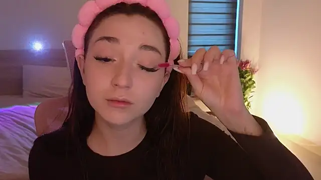 YasmineWest online show from 05.17.26