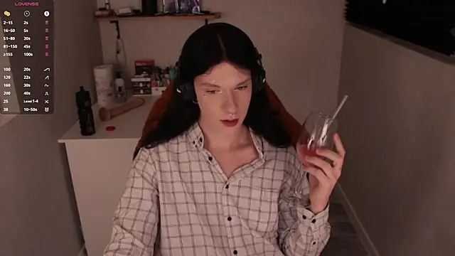 carthylovvve online show from 12.21.24