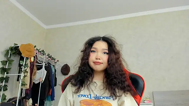 Snapshot of wastforu chatting on 03.18.25 wastforu online show from 03.18.25