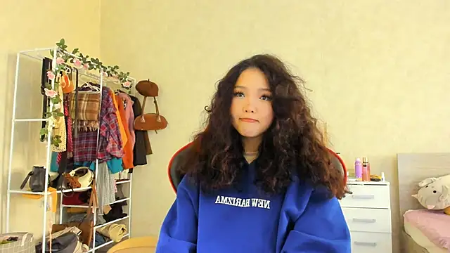 Snapshot of wastforu chatting on 10.13.25 wastforu online show from 10.13.25