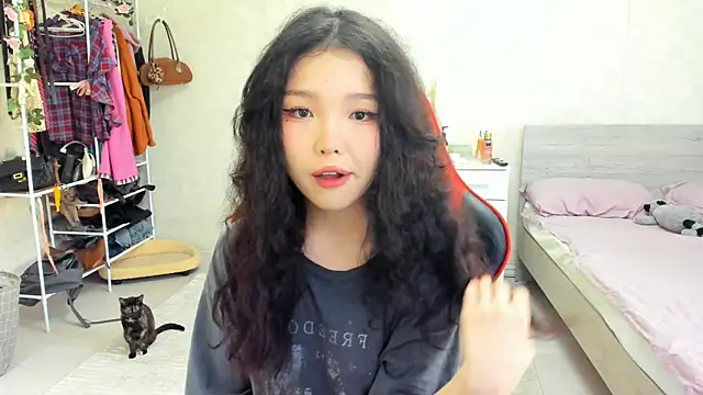 Snapshot of wastforu chatting on 11.12.25 wastforu online show from 11.12.25