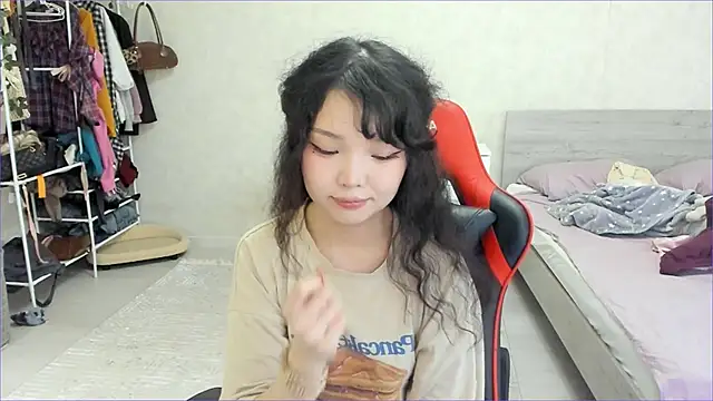 Snapshot of wastforu chatting on 11.25.25 wastforu online show from 11.25.25