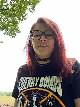 Snapshot of die-EinHORNY-WG chatting on 05.19.26 die-EinHORNY-WG online show from 05.19.26