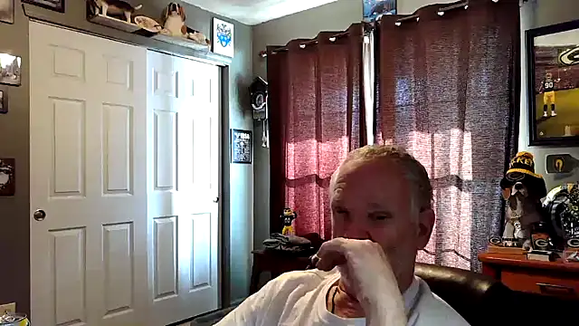 Snapshot of nobledad chatting on 12.17.25 nobledad online show from 12.17.25