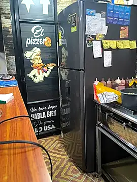 Snapshot of jennstudio93 chatting on 11.04.25 jennstudio93 online show from 11.04.25