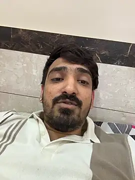 Snapshot of hornyguy271192 chatting on 02.12.26 hornyguy271192 online show from 02.12.26