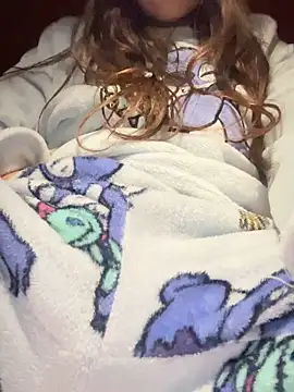 Snapshot of rossana99_ chatting on 11.15.25 rossana99 online show from 11.15.25