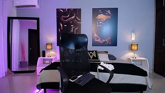 JasmineCampbell  online show from 09.15.25