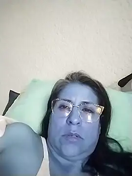 Snapshot of LucifernandaSw chatting on 12.21.24 LucifernandaSw online show from 12.21.24